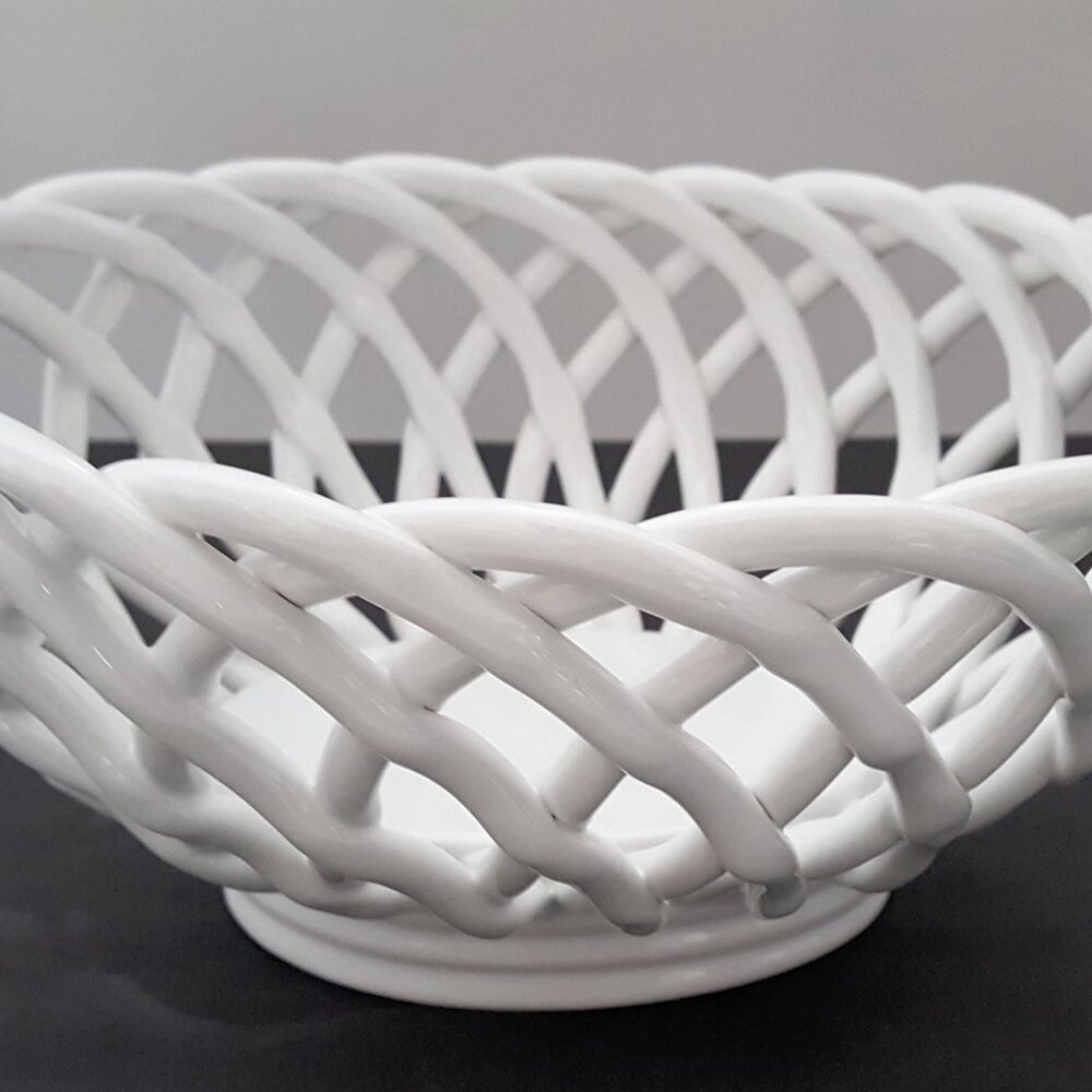 NEW RARE Williams Sonoma Ceramic Woven Bread Basket 9" x 10 1/2" x 5" NIB